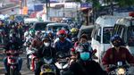 Truk Mogok Dekat Pertigaan Sasak Tangsel, Lalin Macet!