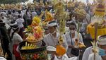 Umat Hindu Bali Gelar Upacara Penyucian Arwah