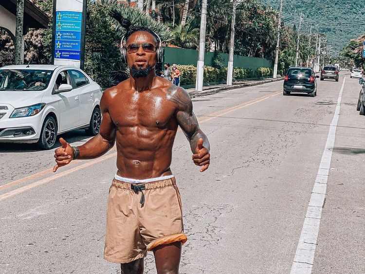 Foto: Kasih Tantangan ke Ronaldo, Ze Roberto Kini Kekarnya kayak Gini