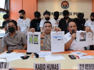 Tipu dan Peras Warga Modus VCS, 10 WN China-Vietnam Ditangkap di Batam