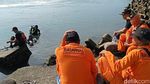 Pencarian Wisatawan yang Hanyut di Pantai Glagah Kulon Progo