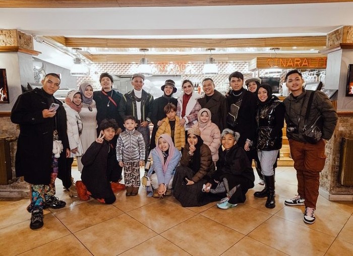Anang Hermansyah Transplantasi Rambut Anang Hermansyah Kulineran di Turki