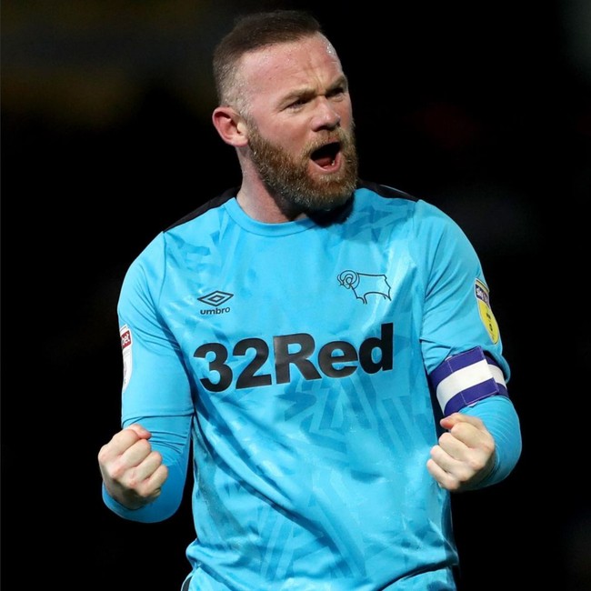 Pesepakbola Wayne Rooney menjalani transplantasi rambut pada 2011. Prosedur ini terpaksa dilakukannya karena ia sudah mengalami kebotakan sejak usia 25 tahun. Foto: Instagram