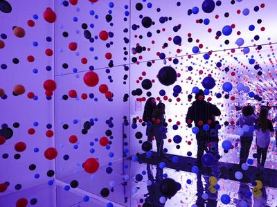 Asyik Banget, Foto dan Berenang di Museum Balon di Roma