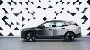 Mobil Ini BIsa Berubah Warna Sesuai Mood Pengendara, Kok Bisa?