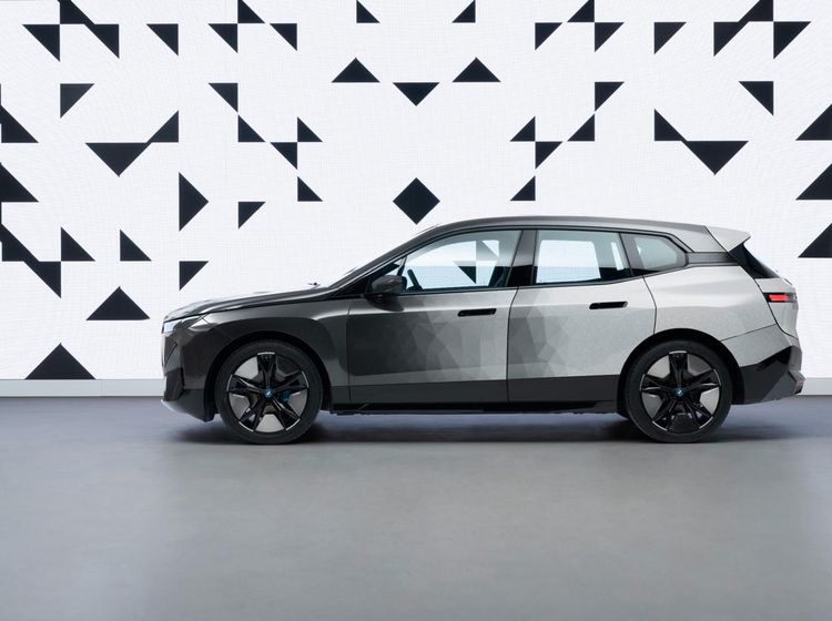 Mobil Ini BIsa Berubah Warna Sesuai Mood Pengendara, Kok Bisa?