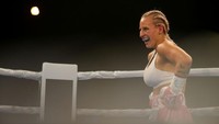 Sejak kecil, Ebanie Bridges sudah berlatih kick boxing dan Muay Thai. Bahkan kini ia juga memegang ban hitam Karate. (Foto: Getty Images/Jason McCawley)