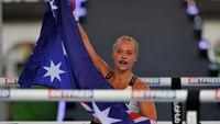 Begini aksi Ebanie Bridges merayakan kemenangan di atas ring pada duelnya tahun lalu. (Foto: Getty Images/Leigh Dawney)