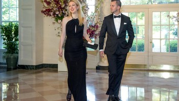 Tahun 2014, Theranos jadi startup unicorn bernilai miliaran dolar. Holmes dipuja di mana-mana, menjadi miliarder wanita termuda sejagat. Model bisnis startup Theranos adalah menjalankan uji darah dengan teknologi sendiri yang membutuhkan hanya sedikit sampel. Tes ini diklaim Holmes dapat mendeteksi kondisi medis seperti kanker dan kolesterol tinggi. Foto: AP