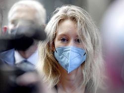 Sosok Miliarder Wanita Termuda, Ternyata Penipu dan Dipenjara 11 Tahun