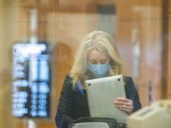 Sosok Miliarder Termuda Ditangkap dan Bangkrut Gegara Startup Bodong