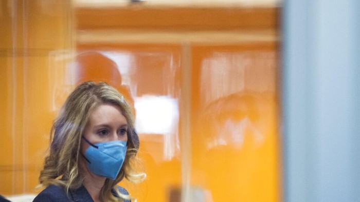Elizabeth Holmes Elizabeth Holmes