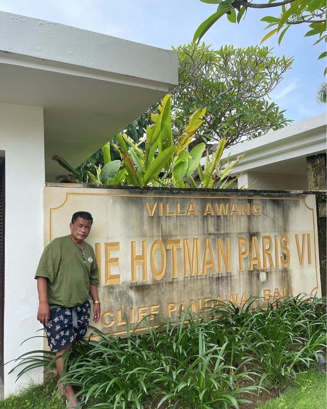 Tak hanya itu saja, penampilan Hotman Paris saat ini juga disebut jadi terlihat lebih tua. Iy sekarang kelihatan tua dan lelah, komentar salah seorang netizen. Nampak tambah tua bang.. tambah netizen lain. Foto: Instagram/@hotmanparisofficial