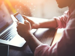 Komdigi Desak Google Hapus 8 Aplikasi Data Mata Elang