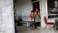 Hal ini juga untuk melindungi anak-anak dari keterpaparan COVID-19 khususnya varian baru yaitu Omicron yang perkembangannya cukup cepat.