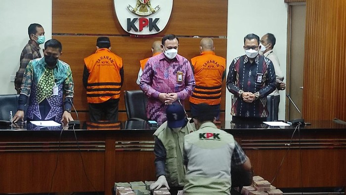 Konferensi pers penetapan tersangka Wali Kota Bekasi Rahmat Effendi (Azhar-detikcom)