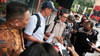 Marwan Batubara dkk berharap KPK menindaklanjuti laporan ini. 