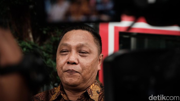 Marwan Batubara bersama sejumlah orang lainnya mendatangi KPK. mereka datang untuk melaporkan eks Gubernur DKI Jakarta Basuki Tjahaja Purnama (Ahok).