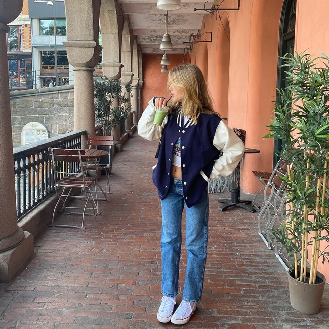 Di Instagram, Leah yang mendeskripsikan dirinya sebagai Norwegian Snack tersebut memiliki lebih dari 32 ribu pengikut. Ia cukup sering mengunggah potret cantik. Foto: Instagram