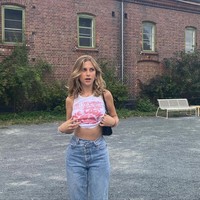 FLeah Isadora Behn adalah anak kedua Putri Martha Louise dari Norwegia dengan penulis Ari Behn. Remaja cantik itu pun cukup eksis di media sosial. Tak hanya Instagram, ia juga aktif di TikTok dan YouTube karena itu sering disebut sebagai selebgram. oto: Instagram