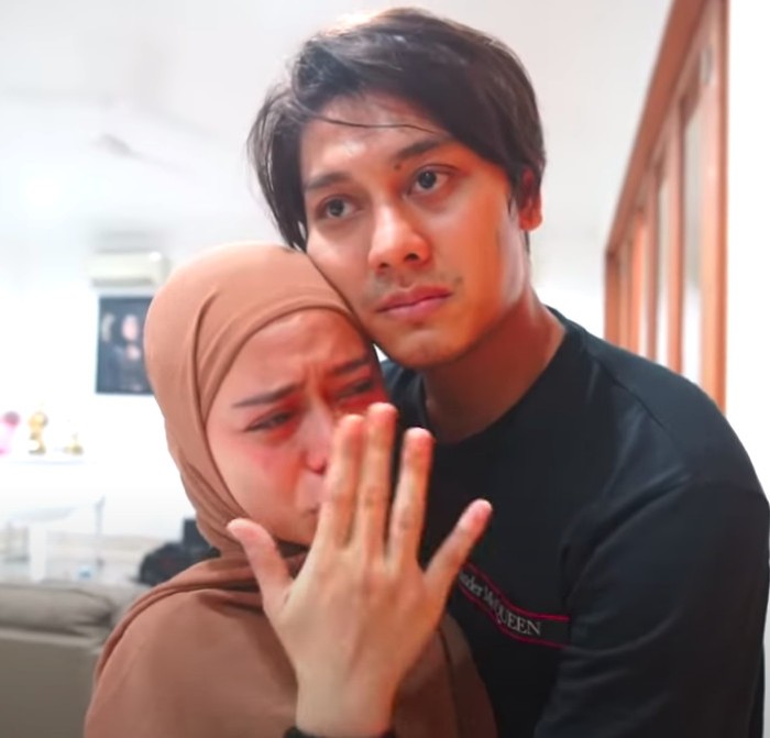 Lesti Kejora dan Rizky Billar Kesedihan Lesti Kejora saat bicara soal baju bayi ukuran prematur.
