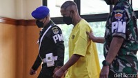 Ketiga tersangka yang diserahkan yaitu Kolonel Priyanto, Kopda Ahmad Sholeh, Kopda Dwi Atmoko.
