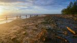 Duh, Wisata Pantai di Padang Ini Penuh Sampah!