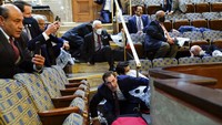 Memperingati satu tahun pemberontakan maut itu, Presiden Amerika Serikat Joe Biden akan berpidato di gedung Capitol. Sementara, Donald Trump membatalkan konferensi pers yang direncanakan membahas keluhannya ke komite kongres yang menyelidiki kerusuhan tersebut. Trump mengatakan dia akan berbicara tentang banyak masalah yang sama pada rapat umum yang dijadwalkan pada 15 Januari. (AP/Andrew Harnik)