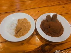 Asyik! Nongkrong Sambil Makan Ketan Bubuk Kedelai Legendaris di Malang