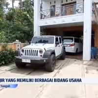 Saat ini rumah mewah 3 lantai milik Nur Chamim masih dalam tahap pembangunan. Beragam mobil mewah pun tampak terparkir di garasi rumah Nur Chamim. Foto: Instagram/@liputan6.sctv