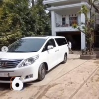 Rumah Sekdes Pati itu pun tak kalah mewah. Melalui unggahan video yang beredar terlihat rumah yang didominasi warna putih itu tampak megah dan luas. Foto: Instagram/@liputan6.sctv