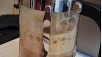 Momen ngopinya banyak dibagikan dalam bentuk foto maupun video. Nah kalau ini racikan latte yang siap diseruput. Ballance. Seimbang. Bismillaah. tulis YM. Foto: instagram @yusufmansurnew