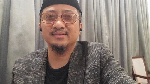 Sederhana! Ustaz Yusuf Mansur Hobi Ngopi dan Ngemil Tahu Goreng
