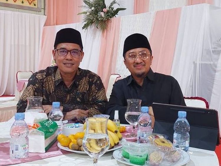 Sederhana! Ustaz Yusuf Mansur Hobi Ngopi dan Ngemil Tahu Goreng