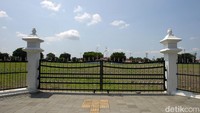 Seperti diketahui, media media sosial ramai membicarakan penjualan virtual Alun-alun Utara Yogyakarta di situs nextearth.io.