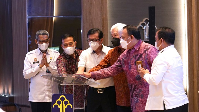 Menteri Hukum dan Hak Asasi Manusia (Menkumham) Yasonna H. Laoly mencanangkan 2022 sebagai tahun hak cipta. Hal ini didorong dengan peluncuran aplikasi Persetujuan Otomatis Pencatatan Hak Cipta (POPHC).