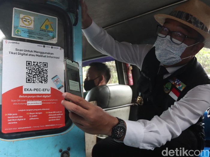Bayar ongkos angkot di Bandung tinggal scan barcode
