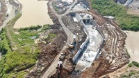 Bendungan Sepaku Semoi berada di Desa Tengin Baru, Kecamatan Sepaku, Kabupaten Penajam Paser Utara, Provinsi Kalimantan Timur (Kaltim).