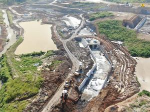 Jokowi Bangun Bendungan Penangkal Banjir di Ibu Kota Baru
