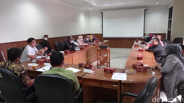 Suasana rapat dengar pendapat DPRD Kota Tasikmalaya dengan RSUD dr Soekardjo.
