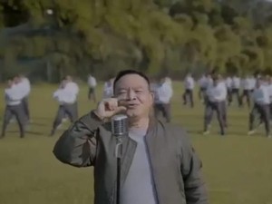 Jenderal Dudung Nyanyi dan Joget Ayo Kita Ngopi Bareng Prajurit