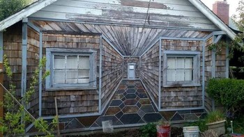 Rumahnya memiliki lorong. Foto: Reddit