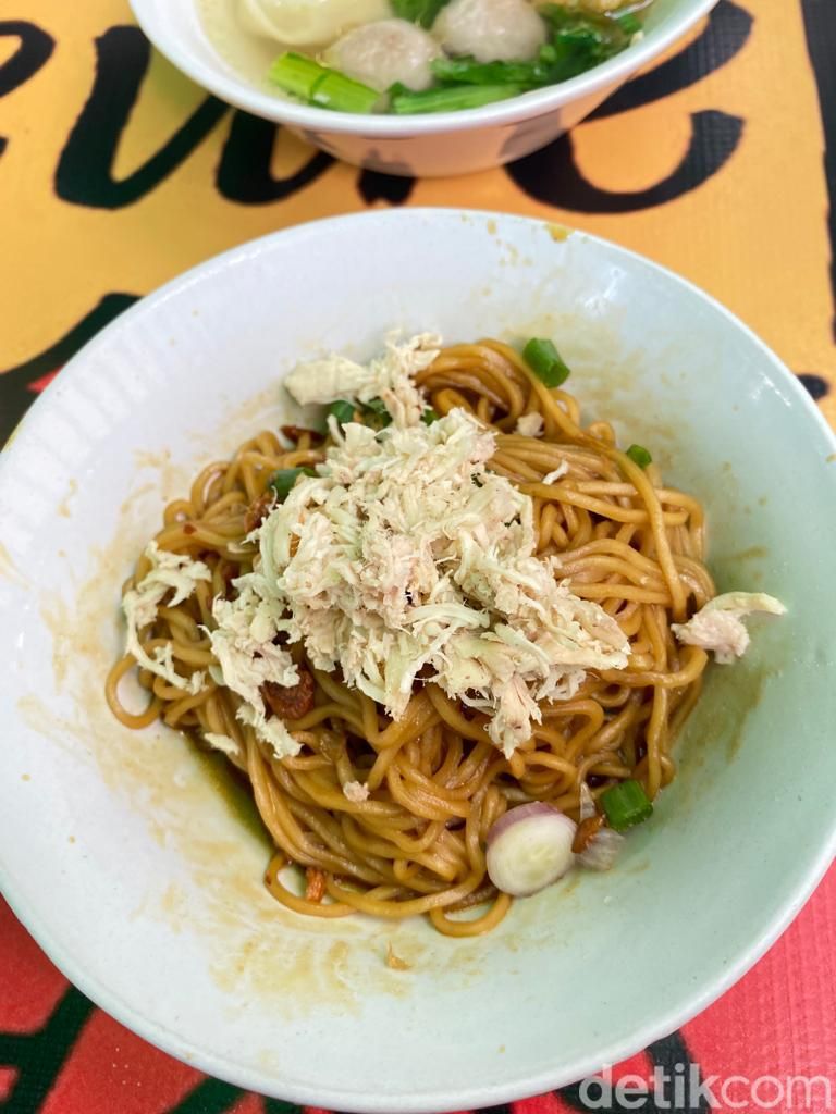 Gurih Mantap! Lomie Lombok Khas Bandung Buat 'Brunch' Akhir Pekan