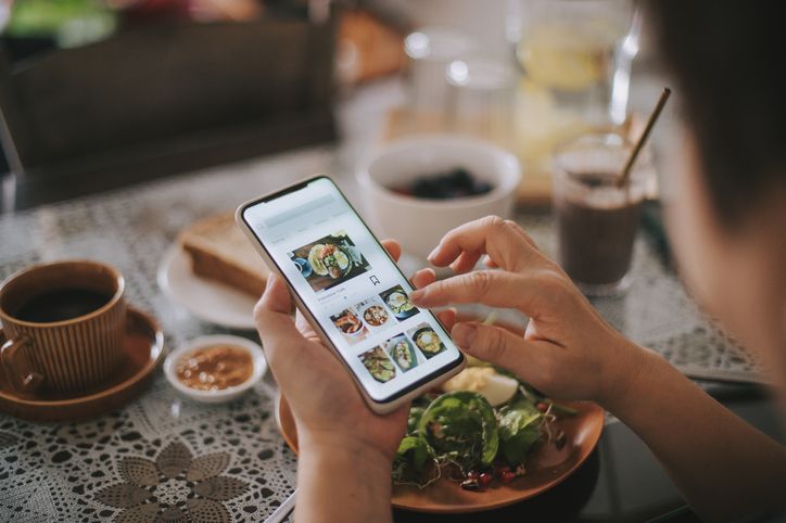 Pesan Makanan via Ojol Lebih Mudah, Bagaimana Hukumnya dalam Syariat?
