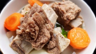 3 Resep Sayur Sop yang Bening Segar, Pakai Bakso hingga Ceker Ayam