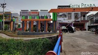 Pantauan detikcom, di tepi kali tersebut tak ada pembatas. Kondisi tepi kali tersebut terlihat landai dan dipenuhi tanaman merambat. Lokasi tersebut hingga kini menjadi rawan kecelakaan hingga terperosok ke kali.