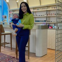 Berkat kelebihan yang dimilikinya, Furi Harun masuk ke dalam komunitas Ghost Hunter International. Namun diakui Furi bahwa ia tidak aktif mengikuti kegiatan di komunitas tersebut. Karena aksi-aksinya lumayan ekstrim, maka Furi harus memagari diri sendiri agar tidak diserang. Foto: Dok. Instagram @bonekafuriharun