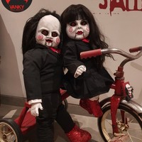 Dikutip dari akun Instagram @bonekafuriharun, bagi yang mau mengadopsi boneka arwah milik Furi Harun bisa menghubungi dirinya di di Instagram. Untuk mengadopsi boneka-boneka ini ada mahar dan tata caranya.  Foto: Dok. Instagram @bonekafuriharun