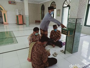 Kas Masjid dan Standing Position pada Palestina