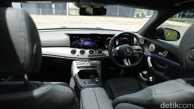 Mercedes-Benz E 300 AMG Line Mercedes-Benz E 300 AMG Line